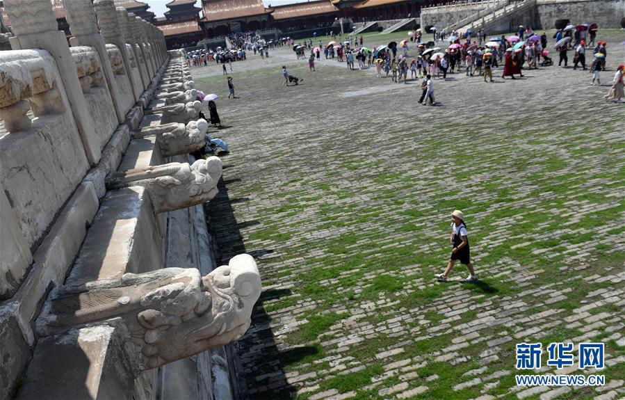 ���ǹʹ��ڵ���ף������Ϊ��ͨ��Բ�ף�����Ҫ����ˮ�ڣ�8��9���㣩��