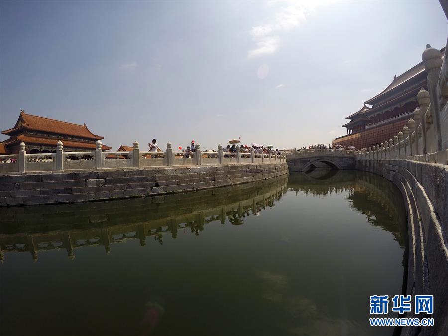 ���ǹʹ��ڵ���ף������Ϊ��ͨ��Բ�ף�����Ҫ����ˮ�ڣ�8��9���㣩��